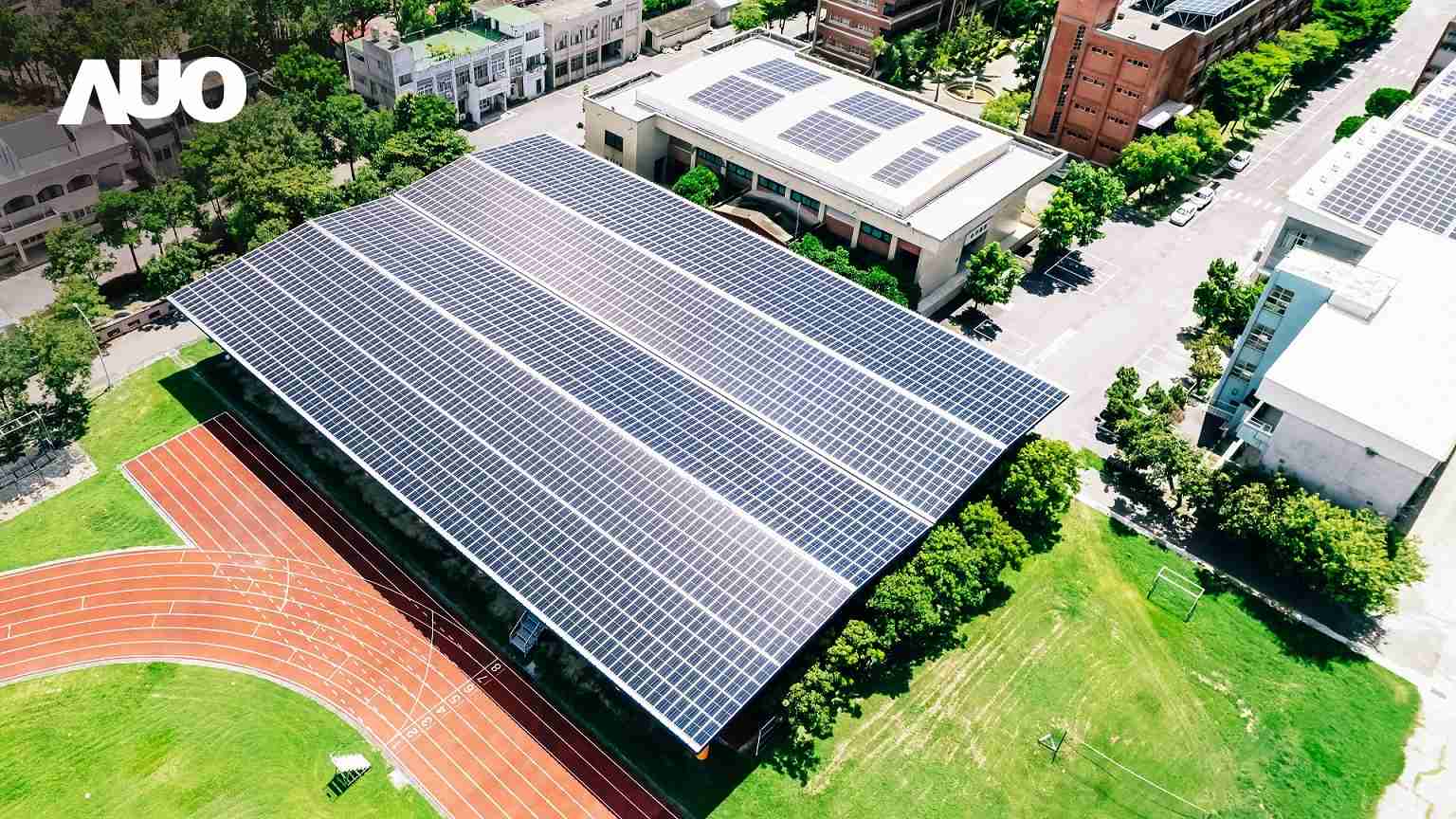 糖果派对SunSteel光电整合型浪板具备快速安装、、、轻量化优势，，，可提升15%发电效能，，，，通过国际IEC与台湾VPC认证安全、、防漏、、、、耐候标准